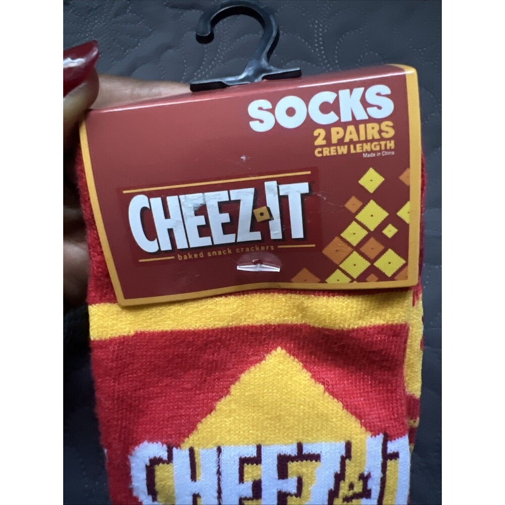 Cheez It Socks 2 pair Crew Unisex Funny Novelty NEW SZ 8-12M/9-13W Gifting Fans - Picture 3 of 6
